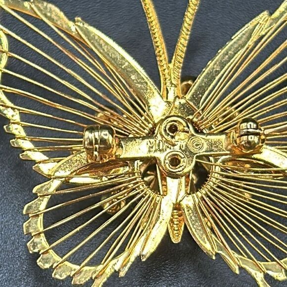 BOGO Free Jewelry...VTG Monet Gold Filagree Atomic Starburst Butterfly Brooch - Picture 4 of 6